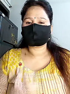 Snapshot of Tishani chatting on 02-09-25, 12:39 Tishani online show from 02-09-25, 12:39