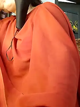 Snapshot of Tishani chatting on 02-24-25, 10:59 Tishani online show from 02-24-25, 10:59