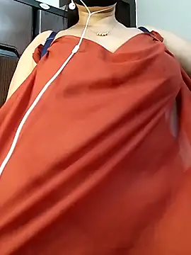 Snapshot of Tishani chatting on 03-10-25, 03:41 Tishani online show from 03-10-25, 03:41