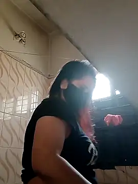 Snapshot of Tishani chatting on 03-18-25, 02:47 Tishani online show from 03-18-25, 02:47