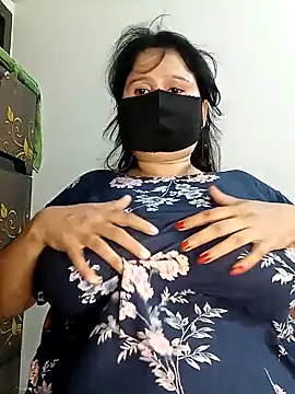 Snapshot of Tishani chatting on 09-09-25, 04:28 Tishani online show from 09-09-25, 04:28