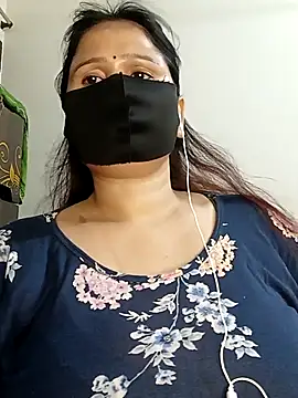 Snapshot of Tishani chatting on 09-21-25, 05:03 Tishani online show from 09-21-25, 05:03