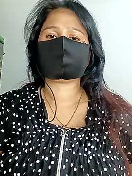 Snapshot of Tishani chatting on 09-30-25, 12:10 Tishani online show from 09-30-25, 12:10