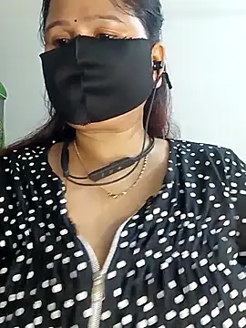 Snapshot of Tishani chatting on 10-04-25, 07:12 Tishani online show from 10-04-25, 07:12