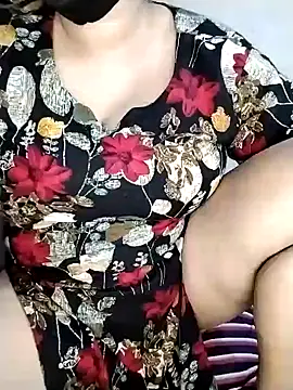 Snapshot of Tishani chatting on 11-30-25, 06:56 Tishani online show from 11-30-25, 06:56