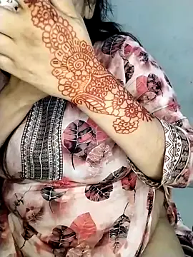 Snapshot of Tishani chatting on 12-17-25, 01:28 Tishani online show from 12-17-25, 01:28