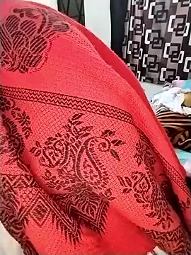 Snapshot of Tishani chatting on 01-07-26, 05:04 Tishani online show from 01-07-26, 05:04