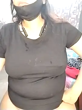 Snapshot of Tishani chatting on 02-02-26, 04:49 Tishani online show from 02-02-26, 04:49