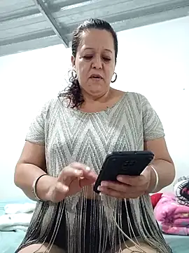 Snapshot of Fulopp15 chatting on 01-05-25, 01:03 Fulopp15 online show from 01-05-25, 01:03