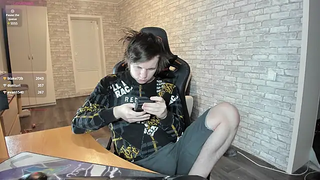 Snapshot of iliaskrislove chatting on 03-08-25, 04:17 iliaskrislove online show from 03-08-25, 04:17