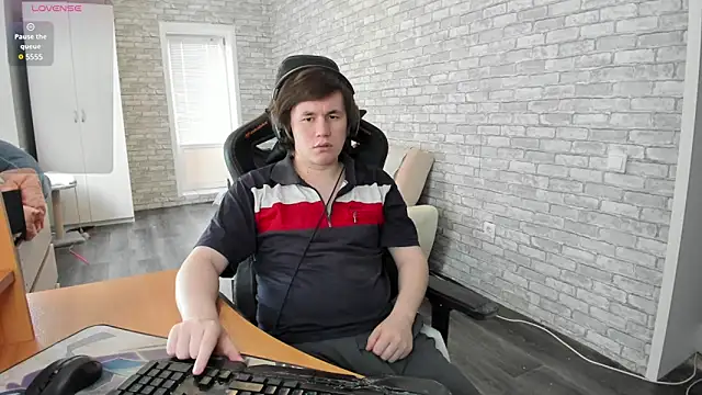 Snapshot of iliaskrislove chatting on 03-18-25, 10:25 iliaskrislove online show from 03-18-25, 10:25