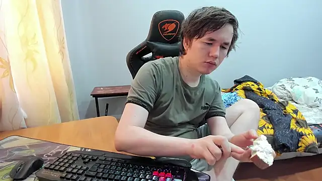 Snapshot of iliaskrislove chatting on 09-10-25, 11:21 iliaskrislove online show from 09-10-25, 11:21