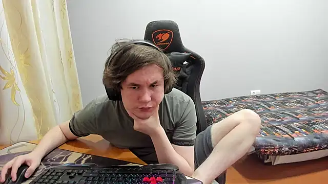 Snapshot of iliaskrislove chatting on 09-19-25, 07:03 iliaskrislove online show from 09-19-25, 07:03