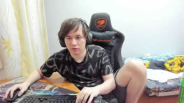 Snapshot of iliaskrislove chatting on 09-27-25, 04:23 iliaskrislove online show from 09-27-25, 04:23