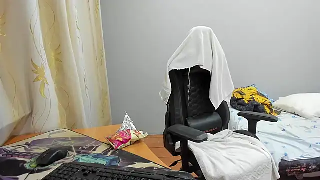 Snapshot of iliaskrislove chatting on 10-01-25, 02:45 iliaskrislove online show from 10-01-25, 02:45