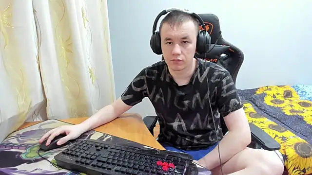 Snapshot of iliaskrislove chatting on 10-10-25, 03:33 iliaskrislove online show from 10-10-25, 03:33