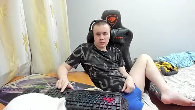 Snapshot of iliaskrislove chatting on 10-12-25, 05:34 iliaskrislove online show from 10-12-25, 05:34