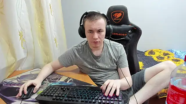 Snapshot of iliaskrislove chatting on 10-17-25, 04:42 iliaskrislove online show from 10-17-25, 04:42