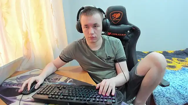 Snapshot of iliaskrislove chatting on 10-19-25, 06:03 iliaskrislove online show from 10-19-25, 06:03