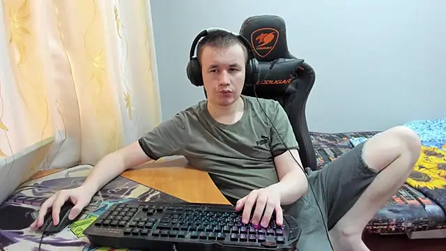 Snapshot of iliaskrislove chatting on 10-22-25, 10:15 iliaskrislove online show from 10-22-25, 10:15