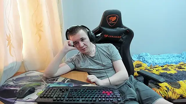 Snapshot of iliaskrislove chatting on 10-27-25, 07:56 iliaskrislove online show from 10-27-25, 07:56