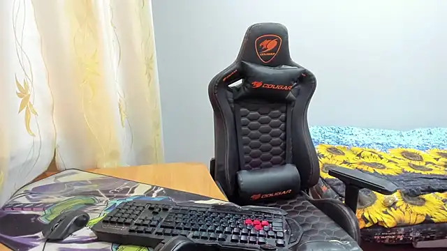 Snapshot of iliaskrislove chatting on 10-28-25, 10:08 iliaskrislove online show from 10-28-25, 10:08