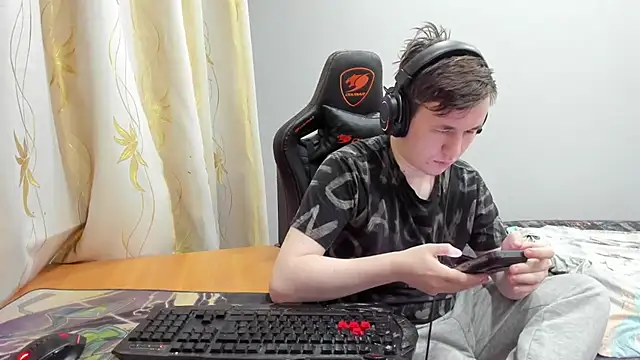 iliaskrislove online show from 06-12-26, 09:03