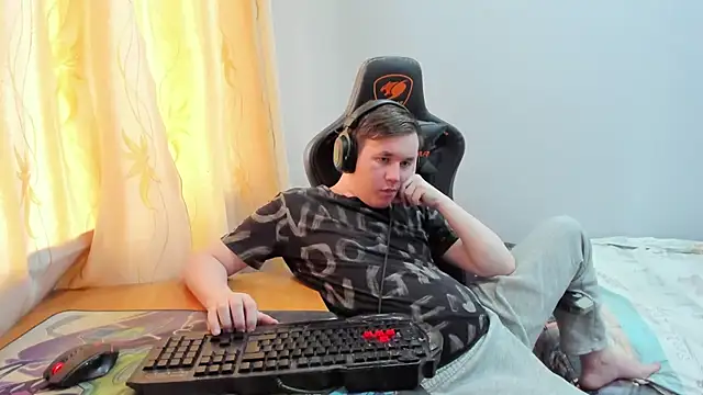 iliaskrislove online show from 06-14-26, 02:30