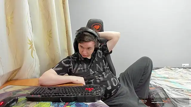iliaskrislove online show from 08-07-26, 06:32