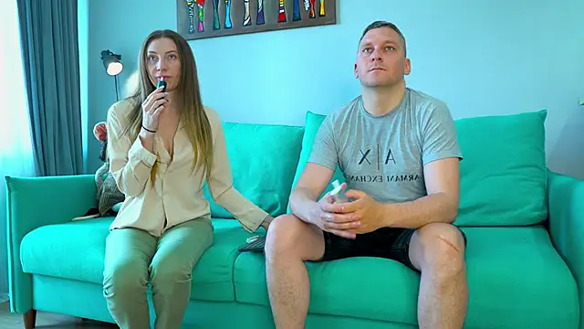 littlesweettifany online show from 06-09-26, 11:00