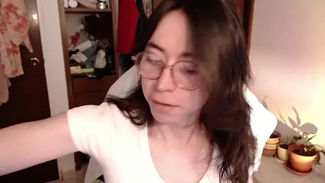 Snapshot of emily_pearl_ chatting on 10-09-25, 08:40 emily pearl  online show from 10-09-25, 08:40