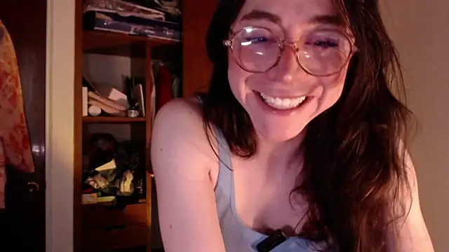 Snapshot of emily_pearl_ chatting on 10-10-25, 09:14 emily pearl  online show from 10-10-25, 09:14