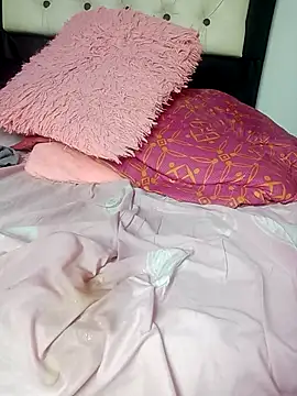 Veeronica Smith online show from 03-19-25, 04:55