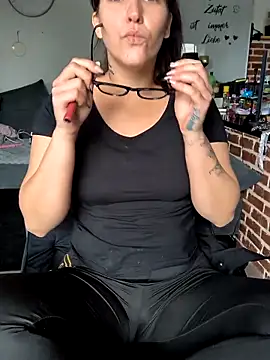 Linalicious online show from 05-12-26, 10:45