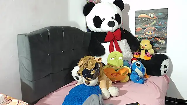 Snapshot of SWEETT_CORY chatting on 12-10-24, 05:17 SWEETT CORY online show from 12-10-24, 05:17