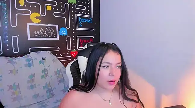 Snapshot of Barbara_honey chatting on 01-21-25, 03:43 Barbara honey online show from 01-21-25, 03:43