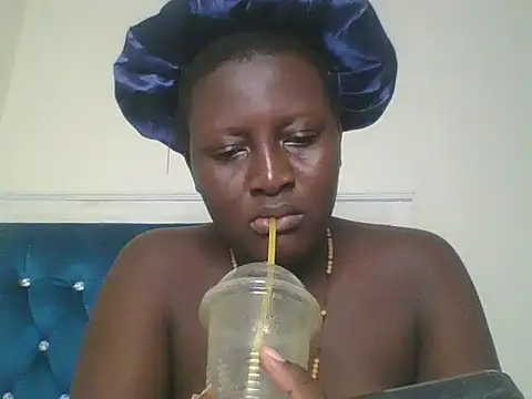 Snapshot of Heavy_ass chatting on 03-17-25, 08:30 Heavy ass online show from 03-17-25, 08:30