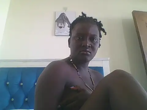 Snapshot of Heavy_ass chatting on 03-22-25, 06:11 Heavy ass online show from 03-22-25, 06:11