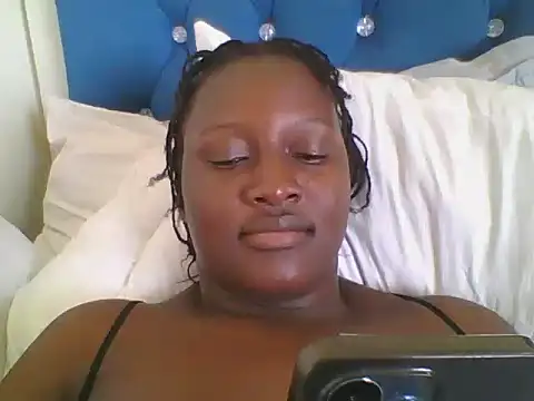 Snapshot of Heavy_ass chatting on 09-10-25, 06:24 Heavy ass online show from 09-10-25, 06:24