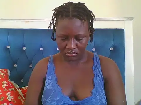 Snapshot of Heavy_ass chatting on 12-01-25, 04:17 Heavy ass online show from 12-01-25, 04:17