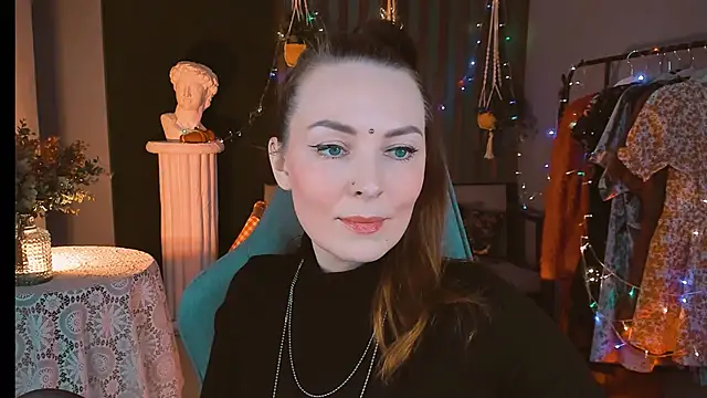 VandaRossi online show from 12-29-24, 08:22