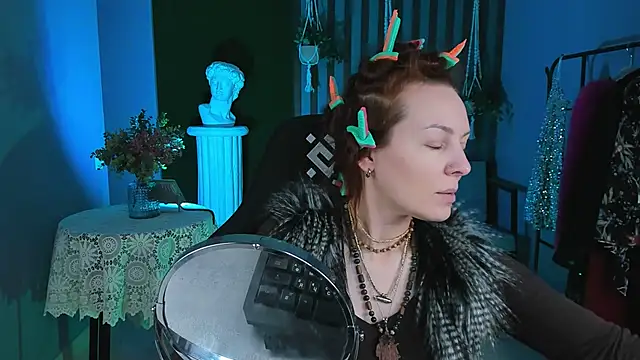 VandaRossi online show from 01-19-25, 05:48