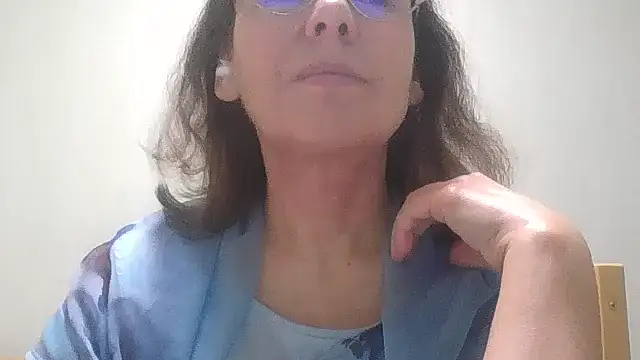 HollyJewel online show from 11-20-25, 04:29