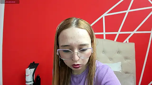 Liaroberts1 online show from 12-27-24, 12:12