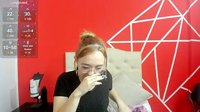 Liaroberts1 online show from 01-04-25, 12:05