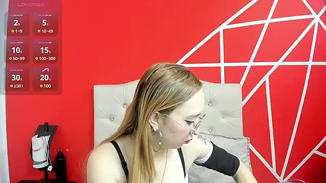 Liaroberts1 online show from 01-09-25, 12:09