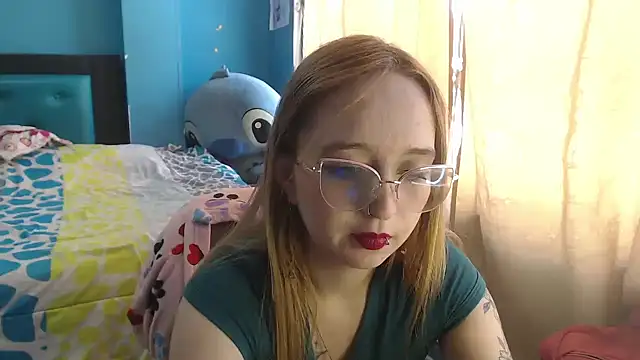 Liaroberts1 online show from 02-01-25, 03:07