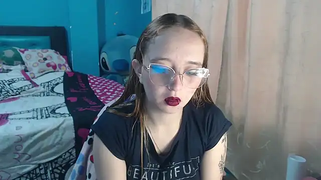 Liaroberts1 online show from 02-12-25, 12:12