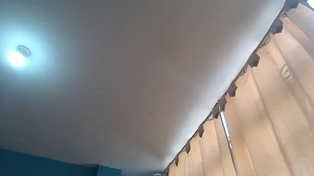 Liaroberts1 online show from 02-26-25, 02:57