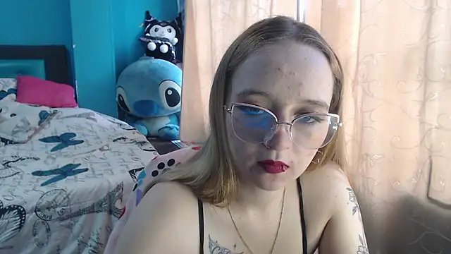 Liaroberts1 online show from 03-11-25, 11:55